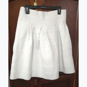 This H&M White Pleated Stretchy Skirt